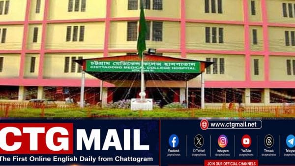 বোয়ালখালীর কনফিডেন্স লবণ কারখানায় আগুনে দগ্ধ শ্রমিকদের উদ্ধার