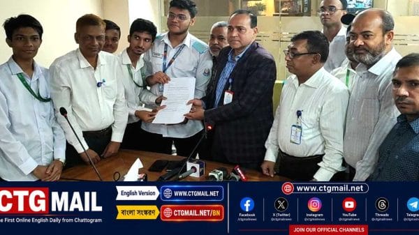 HSC candidates submit a memorandum to the Chattogram Education Board demanding the early resumption of postponed examinations.